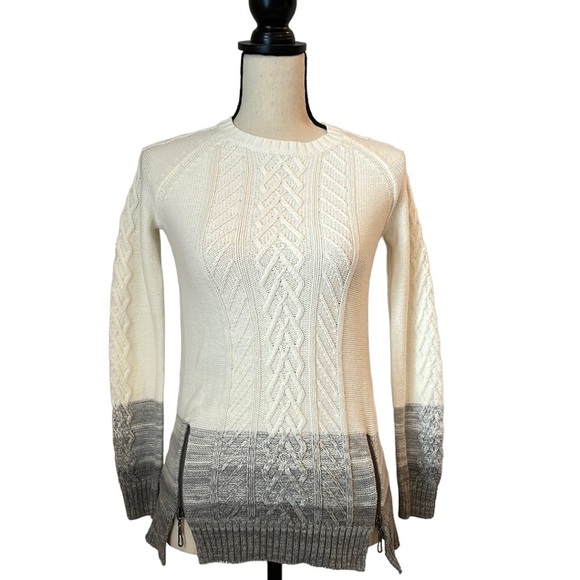 Max Studio Knit Sweater SZ M Unique Zippers in Front Gray/White - Picture 1 of 12